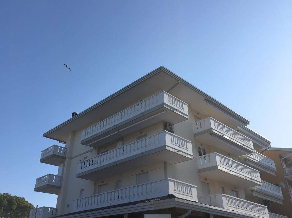 Appartamenti Al Cigno Lignano Sabbiadoro Bagian luar foto